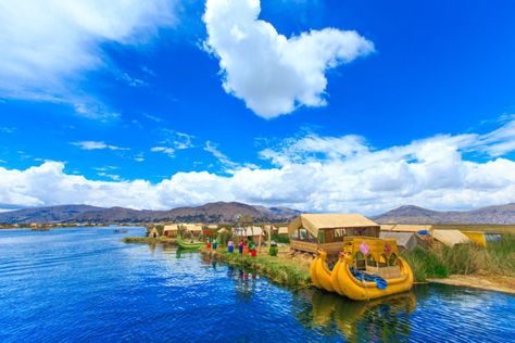 The 20 Best Things to Do in Peru for First Timers Lago Titicaca Peru, Mystic Mountain, Lake Titicaca, Floating City, Sacred Valley, Summer Destinations, Peru Travel, Beaux Villages, Machu Picchu