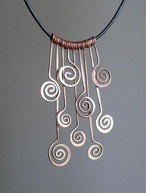 Crochet Ideas Aesthetic, Aluminum Wire Jewelry, Wire Jewelery, Wire Wrap Jewelry Designs, Bijoux Fil Aluminium, Wire Jewelry Designs, Diy Wire Jewelry, Metal Necklace, Wire Work Jewelry