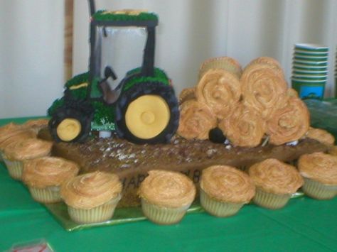 cake with hay bales John Deere Cupcakes, John Deere Cake, Deer Cakes, Tractor Cake, Tractor Birthday, Farm Birthday Party, Beautiful Disaster, Farm Birthday, Cake Boss