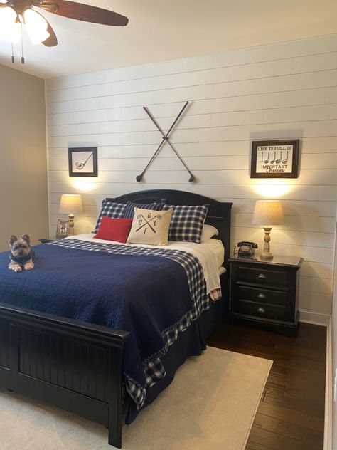 Golf Theme Bedroom Decor, Decorating With Golf Clubs, Golf Condo Decorating, Vintage Golf Club Decor, Golf Bedroom Decorating Ideas, Golf Inspired Bedroom, Golf Inspired Decor, Golf Themed Office Home Decor, Golf House Decor