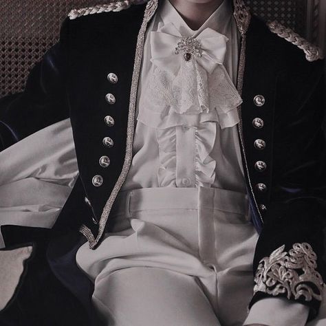 Victorian Outfit Men, Medieval Clothing Men, Dark Rise, Royal Au, Ouji Fashion, Princess Life, Prince Clothes, Aesthetic Outfits Men, Royalty Aesthetic