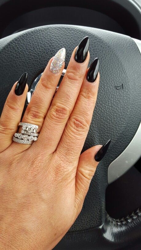 Black Nails With One Glitter Nail, Black White Glitter Nails, Engagement Nails Black, Nails That Match Black Dress, Black Nails Glitter Tips, Dark Bridal Nails, Black Wedding Nails Classy, Black And Diamond Nails, Black Almond Nails Designs Glitter