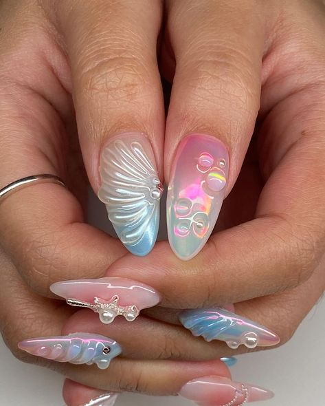 Clawed by Jamey (@clawedbyjamey) • Instagram photos and videos Jellyfish Nails Design, Jellyfish Acrylic Nails, Jellyfish Nails, Sea Creature Nails, She’ll Nails 3d, 3d Beach Art, Summer Nails Jellyfish, Unicorn Nails, Silver Cat