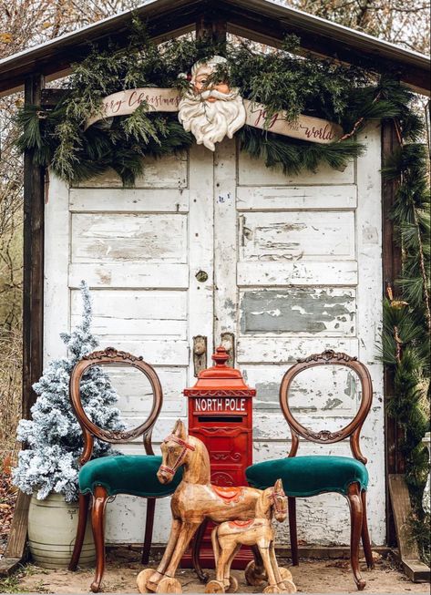 Kentucky Derby Photo Booth, Repurposed Doors, Christmas Maze, Church Christmas Decorations, Door Backdrops, Photo Backdrop Christmas, Selfie Wall, Photography Mini Sessions, Christmas Photo Booth