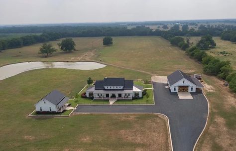 Big Property Homes, Country Estate Homes, Farm Mansion, Texas Homestead, Farmhouse Estate, Brick Mansions, Multigenerational House Plans, Farm Dream, Cabin Mansion