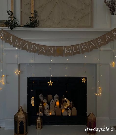 Muslim Prayer Room Ideas, Prayer Room Ideas, Eid Photos, Eid Mubarak Decoration, Ramadan Kids, Ramadan Kareem Decoration, Ramadan Activities, Eid Decoration, Muslim Prayer