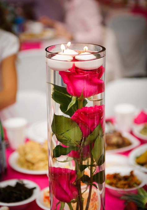 Pink roses in water. Red And White Wedding Decorations, Rose In Vase, Vase Rose, White Wedding Decorations, Red And White Weddings, 2014 Wedding, Red Candles, Floating In Water, Center Pieces