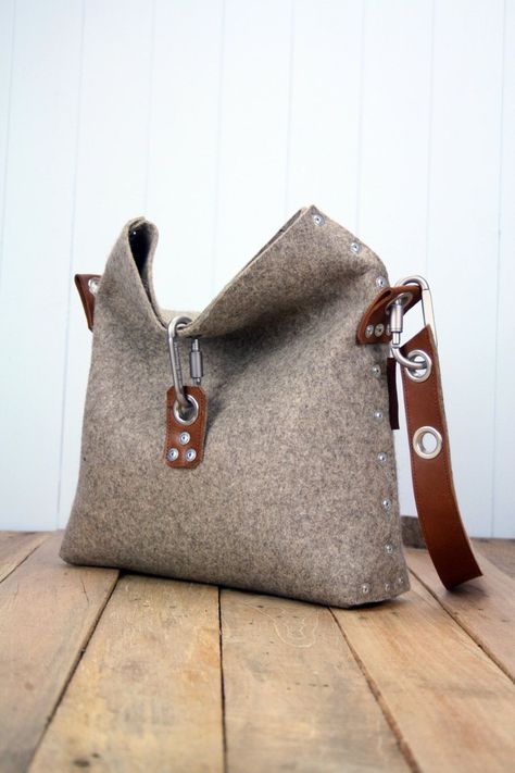 7949e456002b28988d38185bd30e77fddesc34156901ri Felt Cross, Felt Handbag, Felt Clutch, Women's Purses, Felted Handbags, Womens Handbag, Top Handbags, Handmade Handbags, Felt Bag