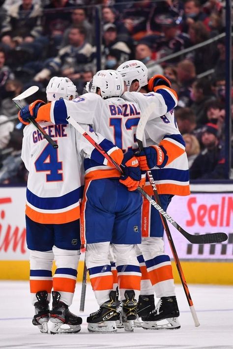 New York Islanders Aesthetic, New York Islanders Wallpaper, Nhl Aesthetic, Islanders Hockey, Mat Barzal, Hockey Photos, Michigan Hockey, Ny Islanders, Nhl Hockey Teams