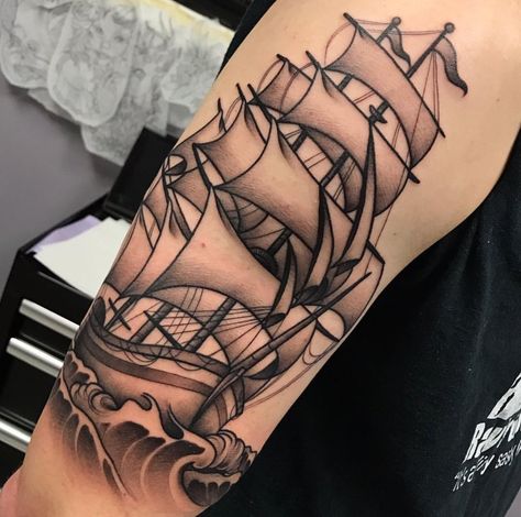 Pirate Ship Drawing, Sailing Tattoo, Ship Tattoos, Pirate Ship Tattoo, Tattoo Perna, Traditional Style Tattoo, Tattoos With Kids Names, Nautical Tattoo, Leg Tattoo Men