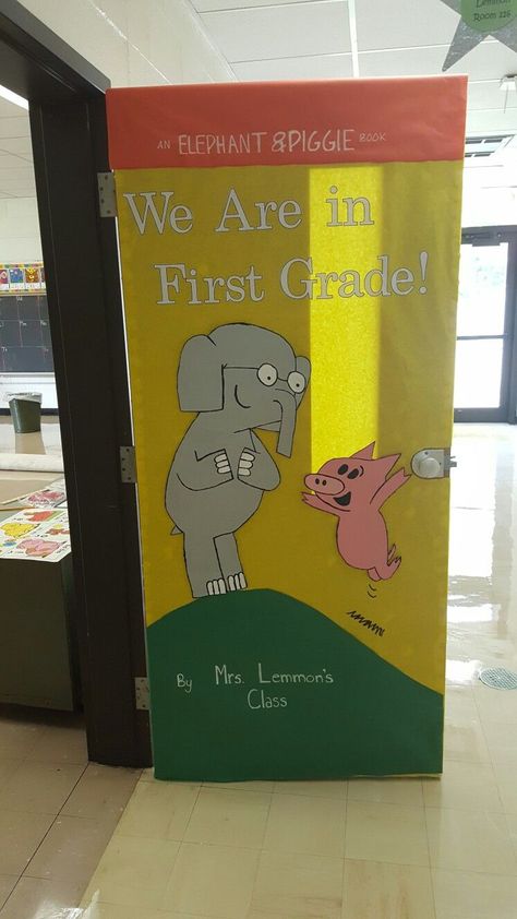 Elephant And Piggie Valentines, Pigeon Bulletin Board, Elephant And Piggie Door Decoration, Mo Willems Bulletin Board Ideas, Beginning Of Year Door Ideas, Piggie And Gerald Bulletin Board, Mo Willems Decorations, Mo Willems Door Decorations, Elephant And Piggie Classroom Decor