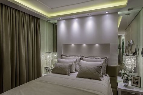 Saiba como se faz para encontrar a iluminação certa para o seu quarto : Mercado imobiliário e Decoração – Blog Tecnisa Camas King Size Modernas, Bedroom King Size, Cama Grande, Suite Master, Cama King Size, Cama King, Bedroom Studio, Minimal House Design, Home Office Storage