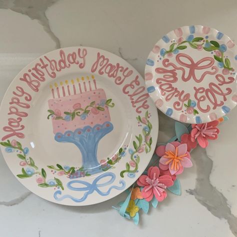 "CHRISTMAS ORDER DEADLINES: please see this Instagram post for dates -- https://www.instagram.com/p/CHx1nSCBZUz/?igshid=vkre2cv0pbb7 Welcome to my shop! So adorable to display a special cupcake, yummy treats or a first birthday smash cake on your party table! Personalized custom painted cupcake stand is the perfect addition to your party decorations! Use it every year for that special birthday celebration. I can paint it in any colors & designs and match your party decorations or other theme Personalized Birthday Plate, First Birthday Smash Cake, First Birthday Cupcakes, Birthday Smash Cake, Birthday Plate, Birthday Cupcake, First Birthday Gifts, Cupcake Stand, Cake Stands