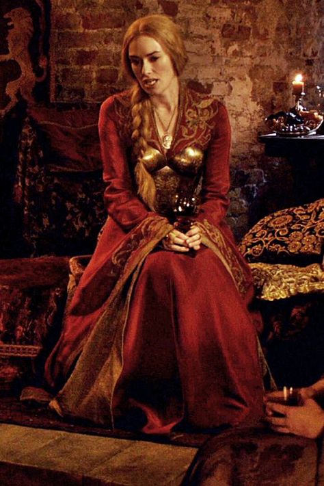 Cersei Lannister Costume, Philippa Eilhart, Cersei Lannister Cosplay, Asoiaf Fashion, Cercei Lannister, Queen Cersei, Hobby Inspiration, Cersei And Jaime, Got Costumes