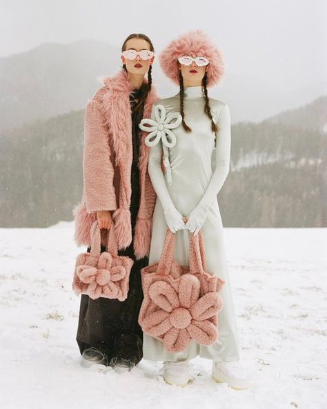 Florentina Leitner, Happy Winter Solstice, The Cool Hour, Winter 22, Gentle Monster, Anna Wintour, Winter 2022, Runway Pictures, How To Make Bows