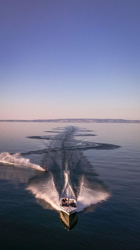 Water Ski Aesthetic, Water Skiing Aesthetic, Water Sports Aesthetic, Wakeboarding Aesthetic, Slalom Water Skiing, Boat Wake, Morning Water, Skiing Aesthetic, Wakeboard Boats