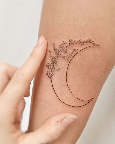 Moon Tattoo With Lavender, Moon Mom Tattoo, Carnation Moon Tattoo, Floral Moon Tattoo Small, Sun And Moon Tattoo Floral, Moon With Birth Flowers Tattoo, Moon Lavender Tattoo, Birth Flower Moon Tattoo, Daffodil Moon Tattoo