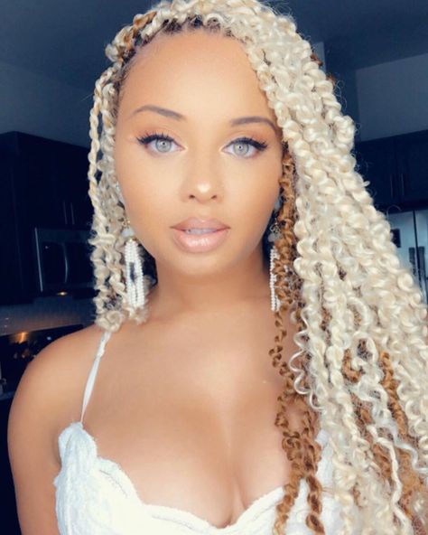 Q.Danielle Chappell on Instagram: “🔥The Blonde Bombshell @kay.gabrielle rocking  The Passion Twist by Hair Qarma .....what a way to kick off the official brand and be…” Passion Twist Hairstyles, Passion Twists, Twist Braid Hairstyles, Sew Ins, Hair Twist Styles, Black Hairstyles, Hairstyles Over 50, Blonde Bombshell, Twist Braids