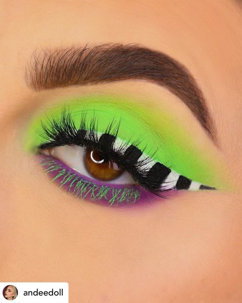 Beetlejuice Makeup, Halloweenský Makeup, Holloween Makeup, Cute Halloween Makeup, Halloween Eye Makeup, Graphic Makeup, Amazing Halloween Makeup, Halloween Makeup Inspiration, Dope Makeup