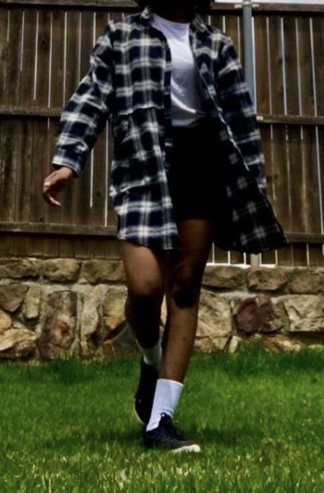 Dickies Flannel Outfit, Black And White Plaid Shirt Outfit, White Plaid Shirt Outfit, Flannel And Shorts Outfits, Black And White Flannel Outfit, Black Flannel Outfit, High White Socks, White Flannel Outfit, Oversized Flannel Outfits