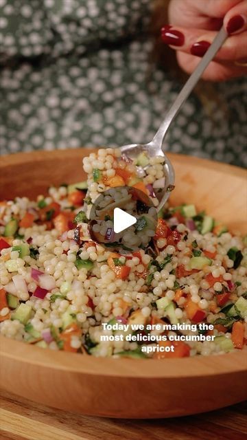 Nicole Keshishian Modic | KALEJUNKIE® on Instagram: "CUCUMBER APRICOT COUSCOUS SALAD, one of my all time favorite salad recipes! EVER. EVER EVER! I could eat this salad every day and be totally happy. The Israeli couscous gives it major comfort food vibes, but at the same time, it’s light and refreshing thanks to the cucumbers, apricots and mint. It’s all tossed in a cumin vinaigrette that is drinkable. I cannot wait for you to make this and report back. And ps, if I ever come out with a second cookbook, this recipe is going in there :)⁣
⁣
Makes 4 meal salads or 8 side salads⁣
1 cup Israeli couscous (pearl couscous)⁣
2 tb olive oil⁣
3 Persian cucumbers, chopped⁣
1/2 red onion, finely diced⁣
4 apricots, chopped (I love @peaches.la_ )
1 bunch mint, chopped⁣
1/2 cup sliced almonds, toasted⁣
⁣ Greek Pearl Couscous Salad, Pearled Couscous Recipes, Apricot Couscous, Couscous Pearl, Apricot Salad, Meal Salads, Couscous Salad Recipes, Food Vibes, Side Salads