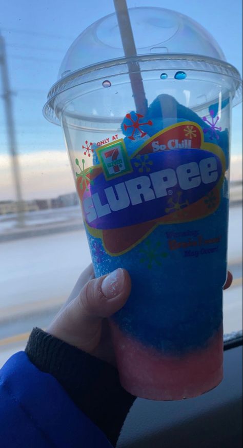 Best slurpee ever💗😍 711 Slurpee, Summer Pics, Raspberry Pink, Frozen Drinks, Blue Raspberry, Pink Lemonade, Summer Pictures, Yum Yum, Lemonade