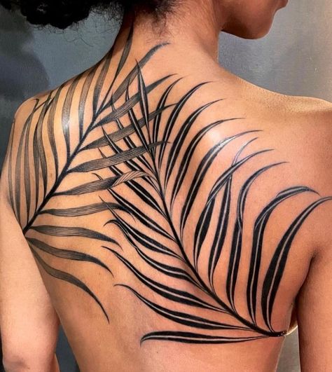 Beautiful Back Tattoos For Women, Back Tattoo Women Spine, Beautiful Back Tattoos, Tattoo Ideas Inspiration, Spine Tattoo Ideas, Fern Tattoo, Tattoo Henna, Muster Tattoos, Tattoos For Black Skin