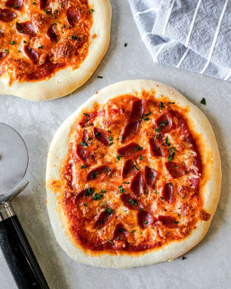 Healthy Crust, Pizza Dough Recipe Easy, Easy Pizza Dough, Turkey Pepperoni, Easy Pizza, Pizza Recipes Dough, Pizza Sauce, Dough Recipe, Pizza Dough