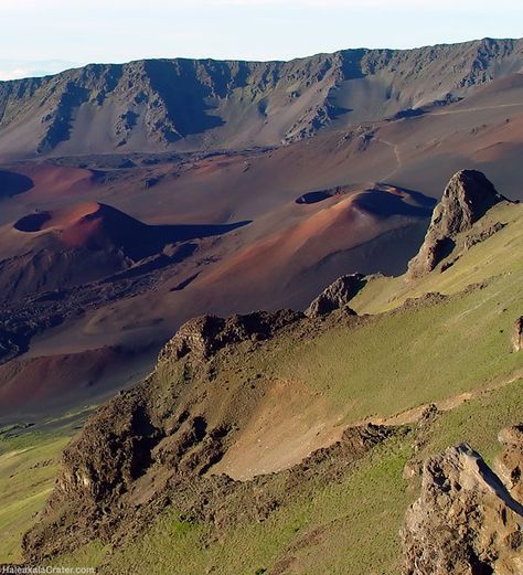 Maui Volcano, Haleakala Crater, Maui Honeymoon, Dormant Volcano, National Parks America, Hawaii Summer, Hawaii Pictures, Haleakala National Park, National Parks Photography