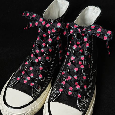 Cool Converse, How To Lace Converse, Size Difference, Shoe Insoles, Shoe Lace Patterns, Shoe Lace, Art Tools, Lace Patterns, Colour Tone