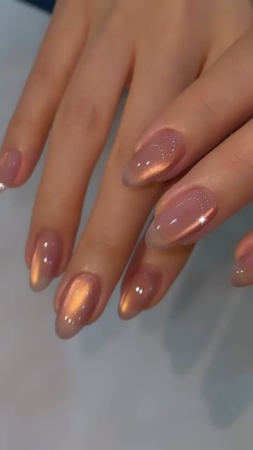 Nude cat eye jelly nails by @nail_by.jjoo White Gel Nails, Engagement Nails, Beachy Nails, Eye Nails, Nail Shimmer, Beige Nails, Simple Gel Nails, Pretty Gel Nails, Glass Nails