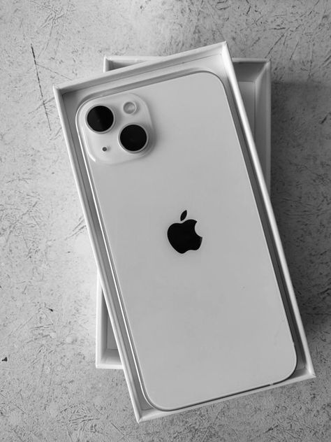 Iphone 15 Plus, Iphone 12 Mini White, Iphone 13 White, Iphone 13 Black, Apple Packaging, Future Iphone, Dream Phone, Apple Headphone, Video Call With Boyfriend Screen Photo