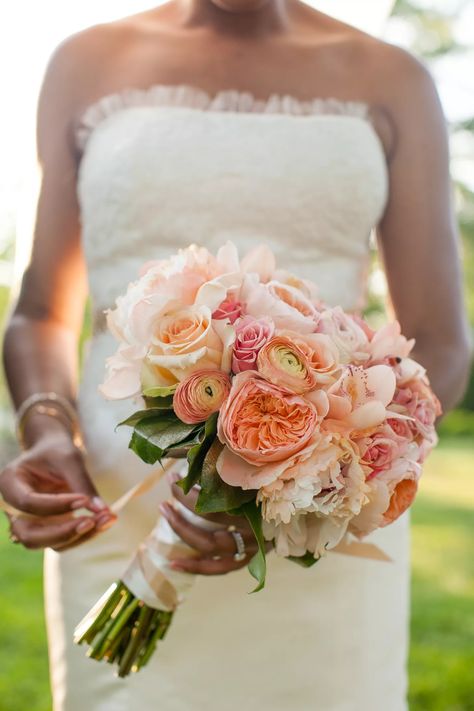 Ranunculus Bridal Bouquet, Coral Ranunculus, Bridal Bouquet Coral, Peony Bridal Bouquet, Ranunculus Garden, Beach Wedding Pink, Coral Peony, White Peonies Bouquet, Ranunculus Bouquet