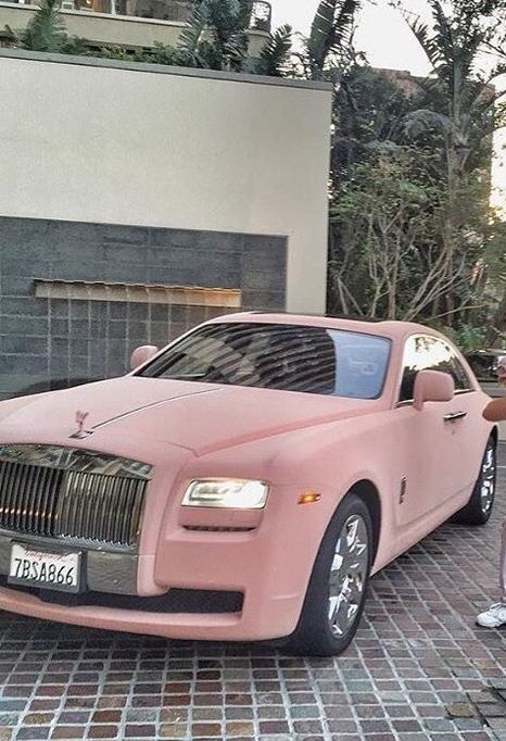 Pink Bentley, Prom Car, Luxury Cars Rolls Royce, Rolls Royce Cullinan, Rolls Royce Wraith, Aesthetic Car, Pimped Out Cars, Luxury Car Interior, Lux Cars