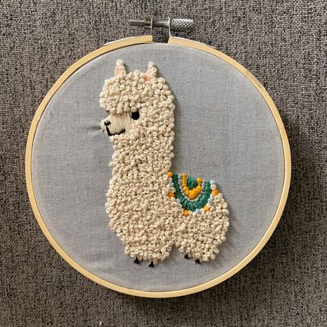 Hand Embroidery Animals, Embroidery Animals Easy, Embroidery Easy Ideas, Embroidery Llama, Cute Embroidery Ideas, Llama Embroidery, Embroidery Elephant, Trendy Embroidery Designs, Embroidery Animals