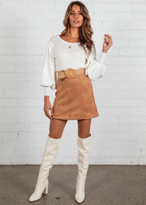 Leather Knee High Boots Outfit, Cream Boots Outfit, Long Boots Outfit, High Heel Boots Outfit, White Boots Outfit, Outfit Botas, Long Leather Boots, Celebrity Boots, Winter Boots Outfits