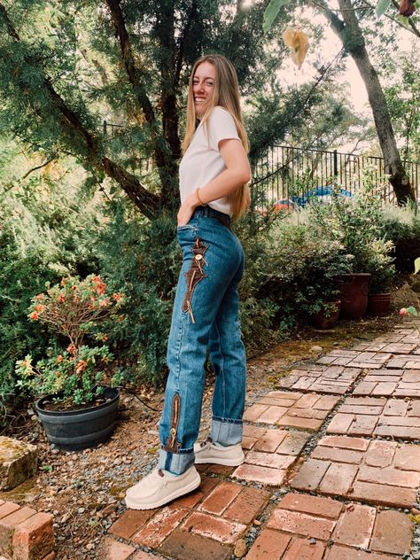 Hot Jeans Outfit, Vintage Western Outfits, Rocky Mountain Jeans, Cute Western Outfits, Cutesy Outfit, Western Girl Outfits, Jeans Western, Casual Country Outfits, Western Wear Outfits