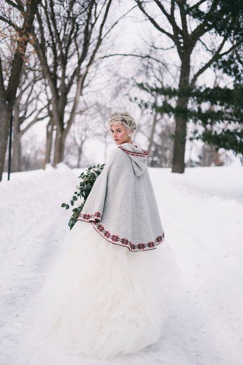 Photography: Jaimee Morse - www.jaimeemorse.com  Read More: http://www.stylemepretty.com/2014/06/20/scandinavian-diy-stylized-shoot/ Winter Wedding Cape, Christmas Wedding Dresses, Norwegian Wedding, Scandinavian Wedding, Winter Maternity Outfits, Winter Wedding Colors, Winter Bride, Wedding Cape, Winter Wedding Inspiration