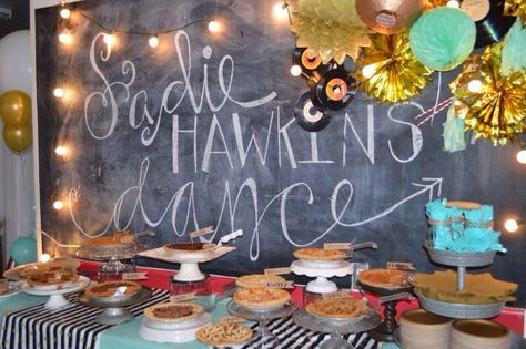 Sadie Hawkins Dance Decorations, Sadie Hawkins Dance Themes, School Dance Themes, Leo Club, Spirit Day Ideas, Sadie Hawkins Dance, Dance Decor, Middle School Dance, Sadie Hawkins