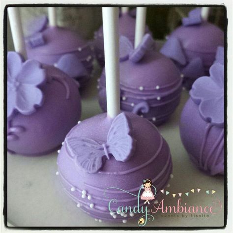 Purple cakepops Cake Pops Purple And Gold, Lavender 15 Cake, Purple Butterfly Cake Pops, Purple And Silver Cake Pops, Light Purple Cake Pops, Purple Butterfly Quinceanera Theme Cake, Cakepops Butterflies, Purple Cake Pops Ideas, Lilac Cake Pops