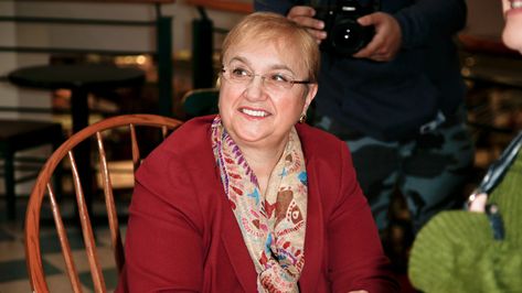 Lidia Bastianich's Transformation Is Seriously Turning Heads Lidia Cervos The Hind, Lidia Bastianich Recipes Soups, Lidia Bastianich Pizza Dough, Lidia Bastianich Zucchini Lasagna, Lydia Italian Cooking Lidia Bastianich, Lidia Bastianich, Christopher Walken, James Beard, Tv Chefs