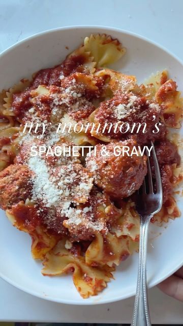 Alyssa Rimmer | Simply Quinoa on Instagram: "MOMMOM’S GRAVY 🍝 one of my most treasured recipes in the world! Full recipe below 👇 INGREDIENTS For the meatballs: 1 lb ground beef 1/3 lb ground pork 1 egg 1/4(ish) cup breadcrumbs Splash of milk Italian seasoning Salt Pepper Romano (optional) 5-6 garlic cloves Oil for cooking For the gravy/sauce: 28oz can crushed tomatoes + 1/2 can of water 14oz can tomato sauce + 1/2 can water 6oz can tomato paste + 1/2 can water Italian seasoning Salt & pepper TO MAKE: Mix together the meatball ingredients. Heat the oil and add the garlic. Shape the meatballs and sear on all sides. Set aside. Add the sauce ingredients into a large pot. Add the meatballs and any cooking juices (including garlic) and stir to combine. Bring to a boil, then reduce to sim Can Tomato Paste, Can Crushed Tomatoes, Can Tomato Sauce, Can Water, Simply Quinoa, Seasoning Salt, Meatball Ingredients, Gravy Sauce, Seasoned Salt