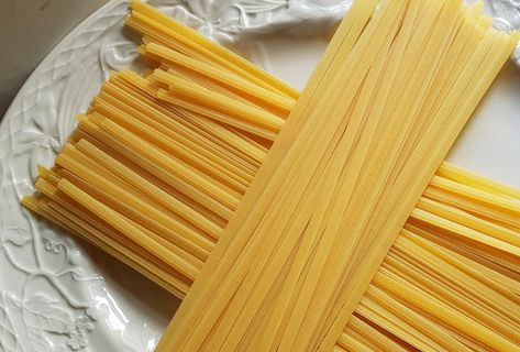 Ribbon Pasta, Dry Pasta, Dried Pasta, Pasta Types, Drying Pasta, The Tongue, Pasta Shapes, Traditional Food, Naples