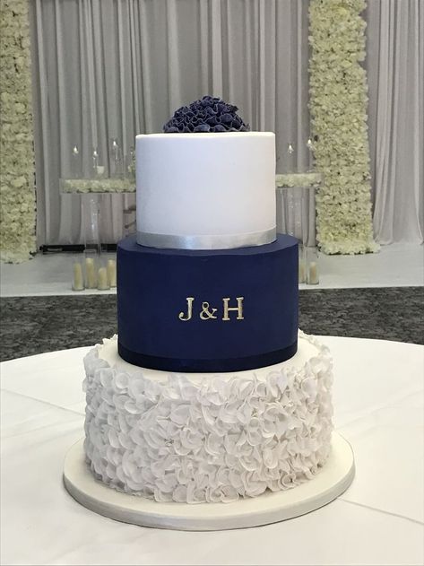 Wedding Cakes Modern Elegant, Simple 3 Tier Wedding Cake, Gold Anniversary Cake, School Cakes, Wedding Cake Designs Simple, Gray Wedding Cake, Wedding Cake Simple Elegant, 3 Tier Wedding Cake, Wedding Cake Navy