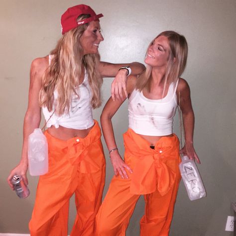 Holes Halloween Costume, Holes Costume, Prisoner Costume, Boo Bash, Twin Day, Trendy Halloween Costumes, Spooky Szn, Trendy Halloween, Halloween Disfraces