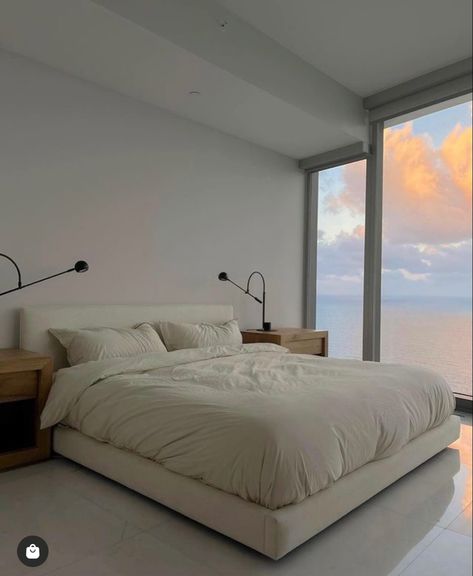 Clean Room Aesthetic Minimalist Dark, Minimal Retro Bedroom, Dark Minimal Bedroom, Lowkey Lifestyle, Cass Dimicco, Dekorasi Kamar Tidur, Baguio, Redecorate Bedroom, Minimalist Room