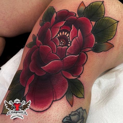 Beautiful peo-knee tattoo from Lily J Green made using #magnumtattoosupplies ☘️ . . #peonytattoodaily #magnumtattoosupplies #kneetattoo #peonytattoo #peoknee #flowertattoo #floraltattoo #flowerkneetattoo #sheffieldtattoo #leedstattoo #southyorkshiretattoo #yorkshiretattoo Instagram: lilyjtattoo 👈🏼 Peony Knee Tattoo, Floral Moth Tattoo, Tattoo Knee, Peony Tattoo, Floral Tattoos, Moth Tattoo, Peonies Tattoo, Knee Tattoo, American Traditional Tattoo