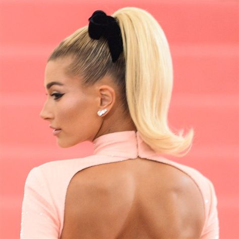 Flipped Ponytail, Ariana Grande Ponytail, Retro Ponytail, Side Ponytail Hairstyles, Easy Ponytail, High Ponytail Hairstyles, Long Hairdos, Ponytail Hairstyles Easy, Hairstyles Wavy