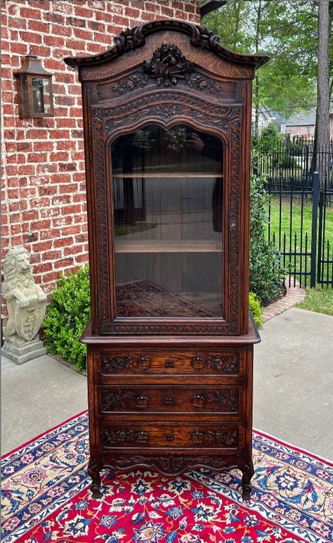 Old Antique House Decor, Small Victorian Dining Room, 1800s Furniture, Waterfall Bookcase, Victorian Furniture Antique, Antique Wooden Furniture, Victorian Furniture Decor, Old Wooden Furniture, Antique Display Cabinet