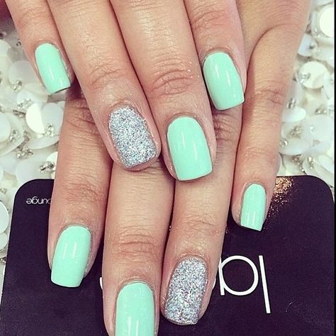 melformakeup's photo on Instagram Mint And Silver Nails, Mint Green And Silver Nails, Mint Nail Art, Green Toe Nails, Color Verde Agua, Mint Green Nails, Mint Nails, Celebrity Nails, Formal Nails